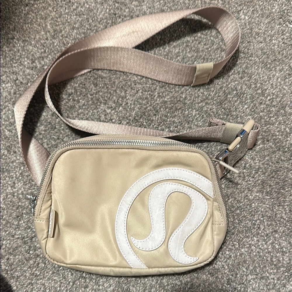 Lululemon belt bag
